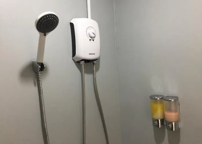 Local Time Bkk ホステル *